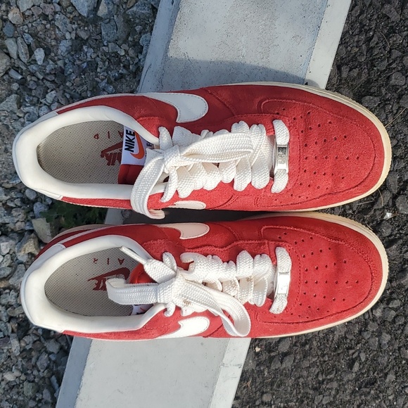 Nike Air Force 1 Suede Sneakers in University Red. Men's Size 8 - Picture 2 of 16